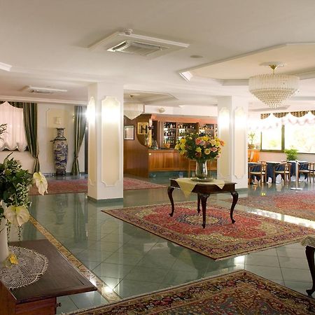 Valdenza Hotel Campegine Bagian luar foto