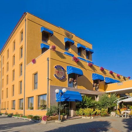 Valdenza Hotel Campegine Bagian luar foto