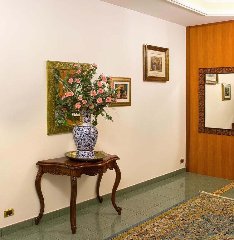 Valdenza Hotel Campegine Bagian luar foto