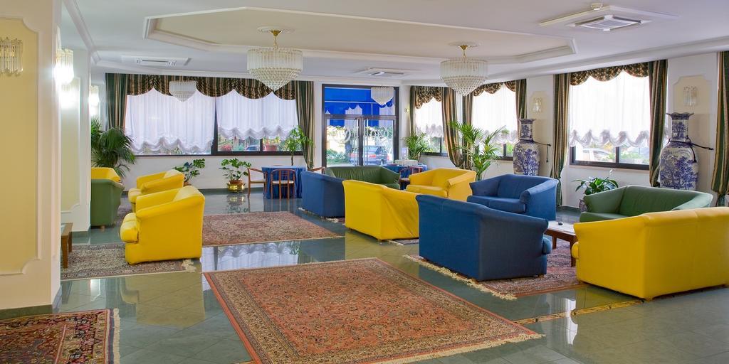 Valdenza Hotel Campegine Bagian luar foto